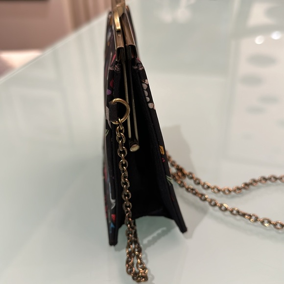 Nicole Miller Vintage Barbie themed evening bag. - Picture 11 of 11